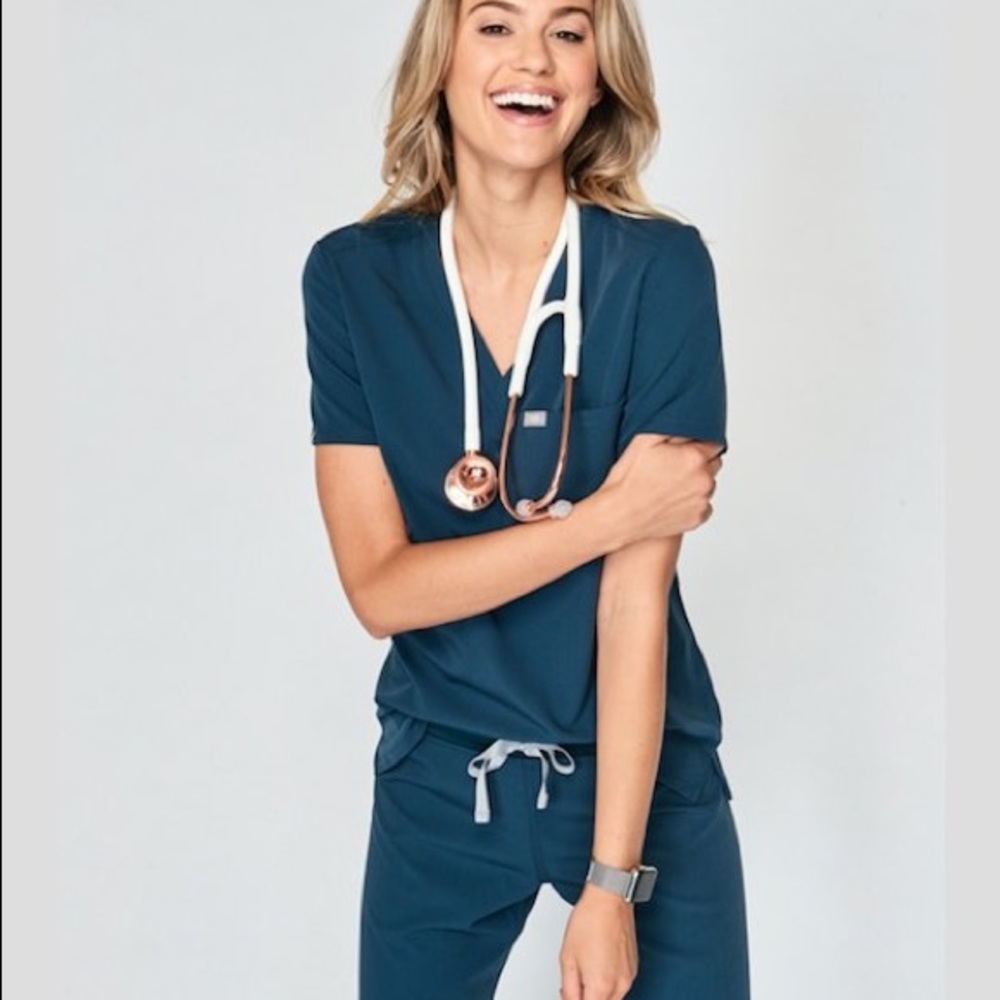 Catarina™ One-Pocket Scrub Top // Caribbean blue